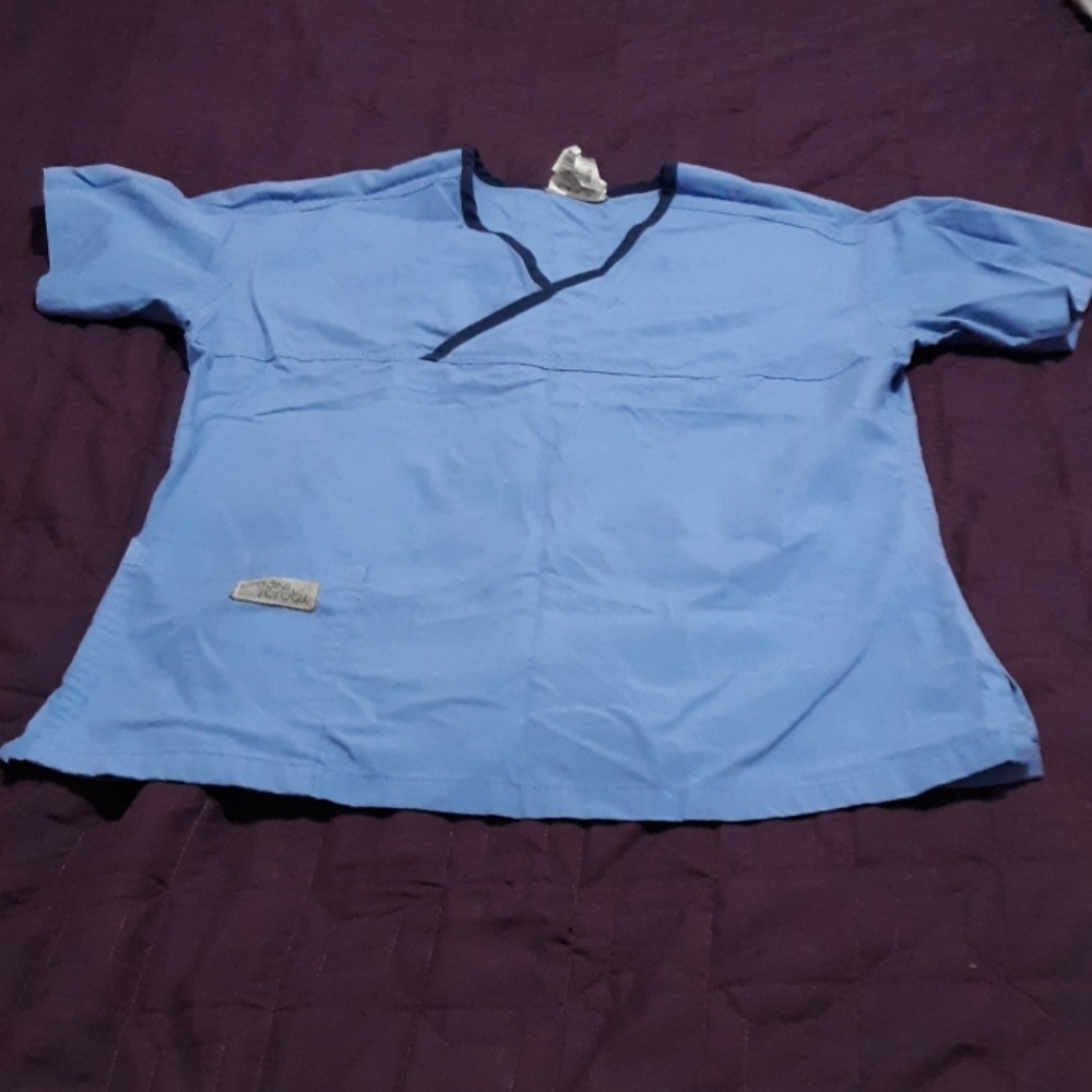 Scrub top